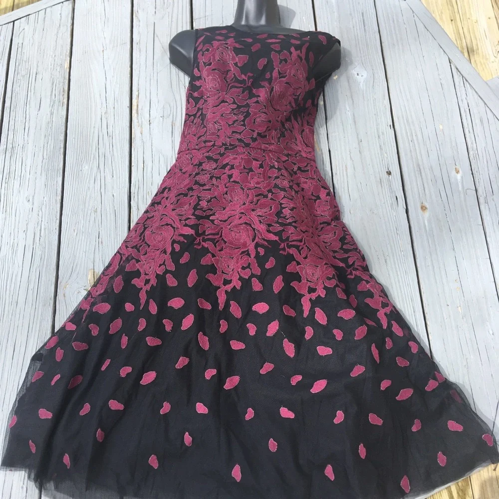 ASO BCBG dress cocktail wedding guest tulle holiday embroidery 4 new $398